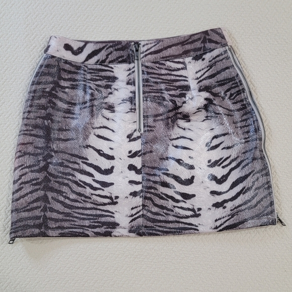 Cloud Ten Zebra Tiger Print Mini Skirt Size Small Side Zippers Animal Pattern - Picture 2 of 15